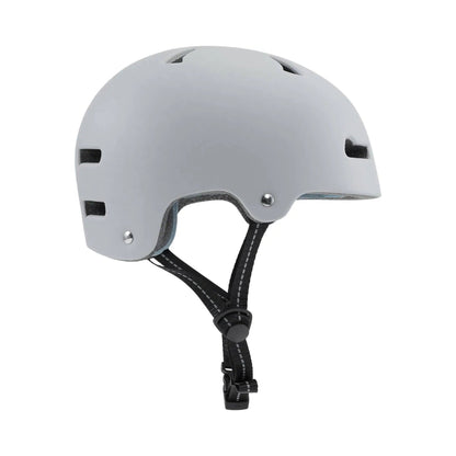 Reversal Lux skater helmet